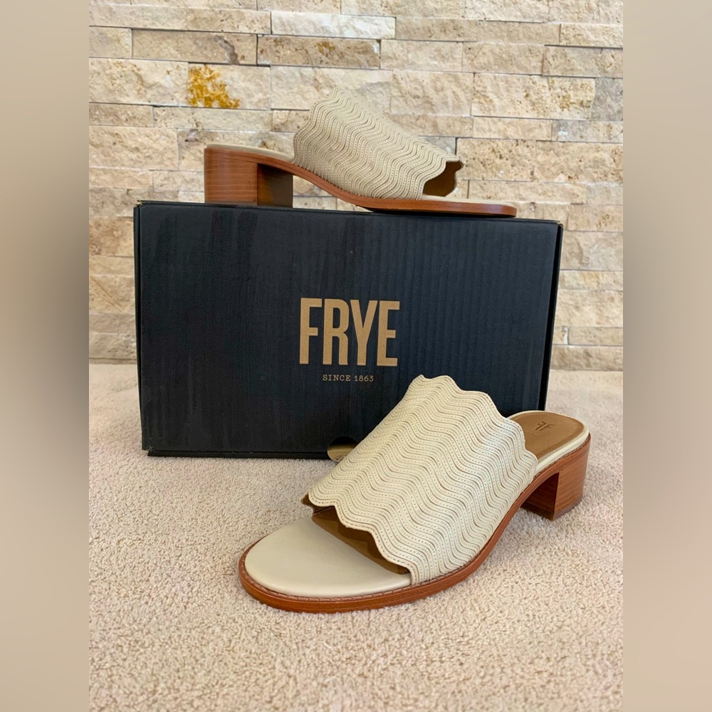 Frye Cindy Wave Mule